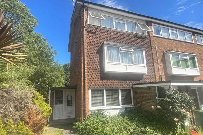 1 bed property, in Oakways, £170,000