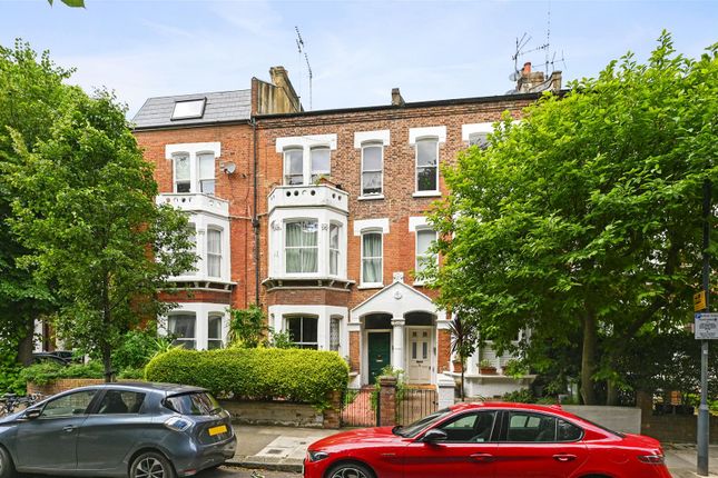 1 bed property, in Aynhoe Road, £550,000