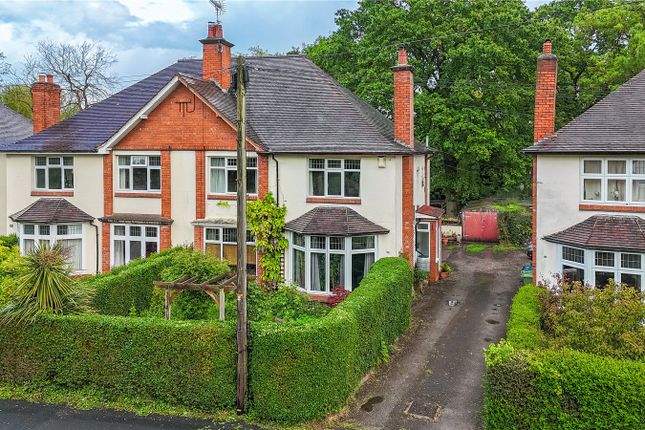 4 bed property, in The Oval, £425,000