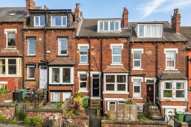 2 bed property, in Norman Mount, £225,000