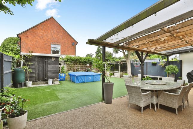 4 bed property, in Draper Road, £400,000
