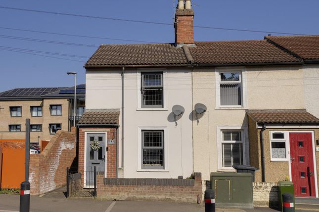 2 bed property, in Hockliffe Road, £270,000