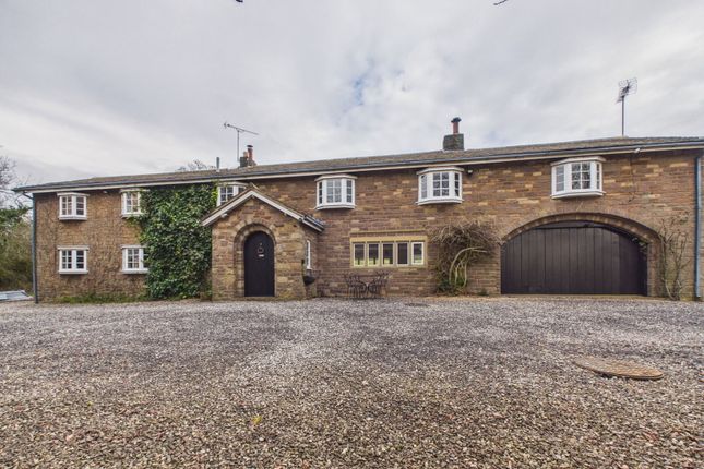 4 bed property, in Giant House Farm, £585,000