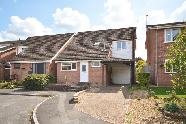 3 bed property, in Lawson Close, £500,000