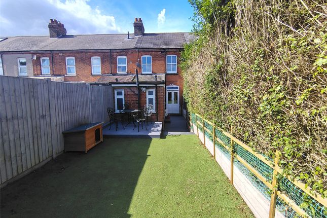 2 bed property, in Western Road, £475,000