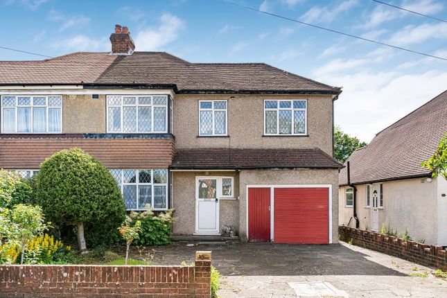 3 bed property, in Tollers Lane, £575,000