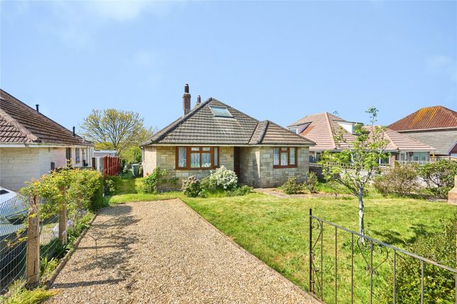 2 bed property, in The Fairway, £275,000