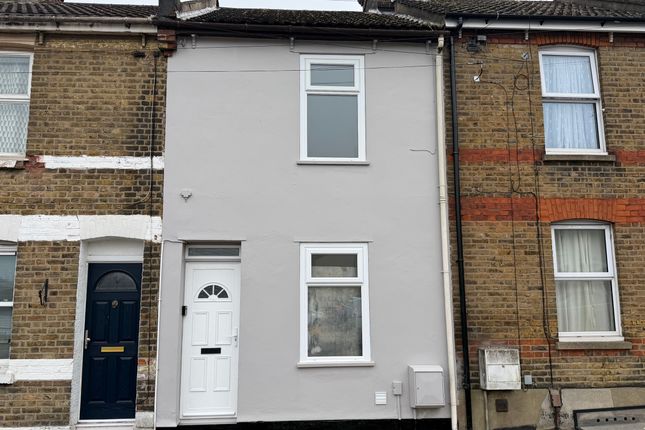 3 bed property, in Castle Road, £260,000