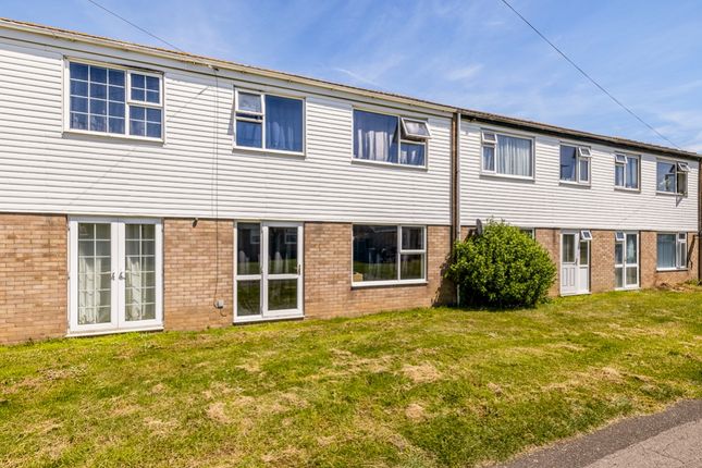 3 bed property, in Bradford Road, £135,000