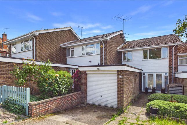 3 bed property, in Camberley, £425,000