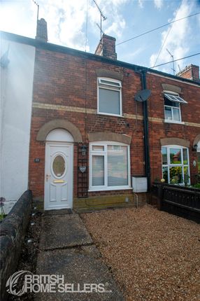 2 bed property, in Queens Road, £160,000