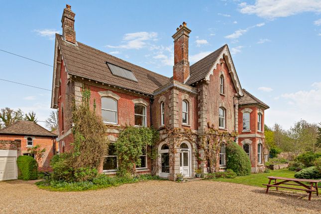 5 bed property, in Petersfinger Road, £1,250,000