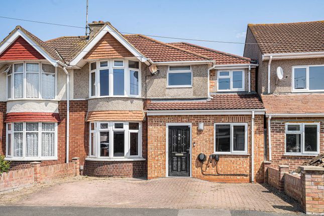 5 bed property, in Cumberland Road, £450,000