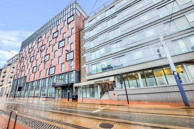 1 bed property, in West Street, £90,000