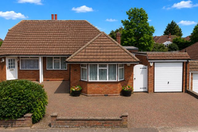 3 bed property, in Homedale Drive, £395,000