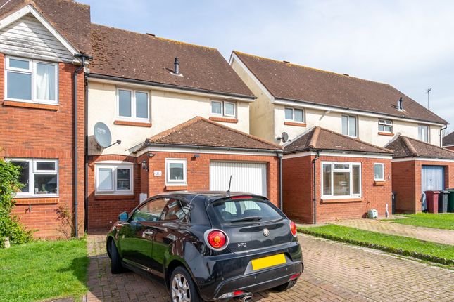3 bed property, in Bywater Way, £350,000
