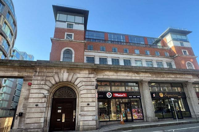 2 bed property, in Apartment 102, £80,000