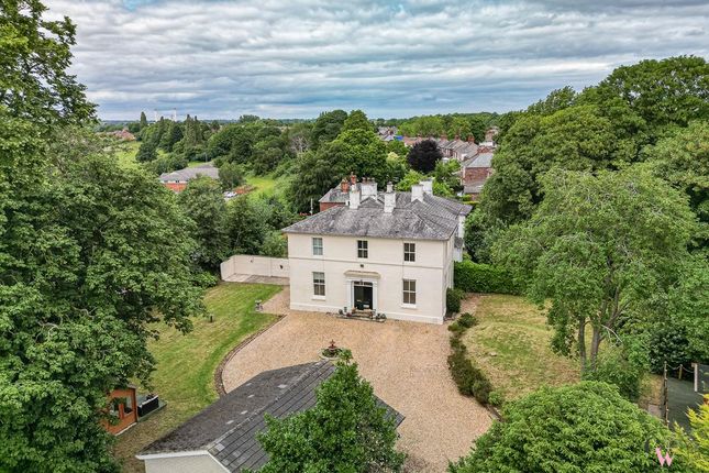5 bed property, in Chester Road, £675,000