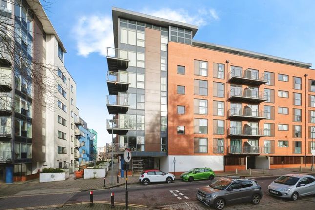 1 bed property, in Ryland Street, £115,000
