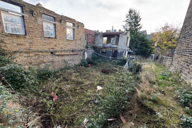 Studio, in Daisy Hill Back Lane, £170,000