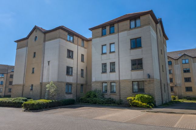 2 bed property, in Links View, £102,000