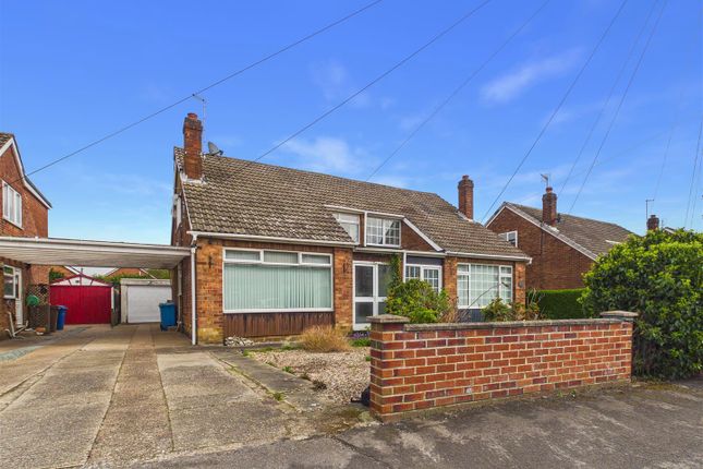 2 bed property, in Randsfield Avenue, £160,000