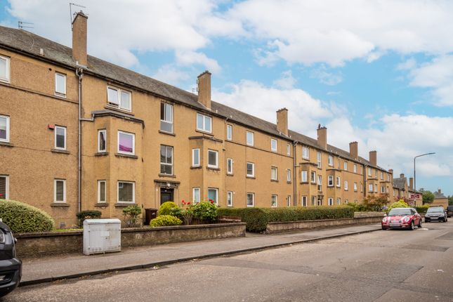 3 bed property, in 10A Market Street, £180,000