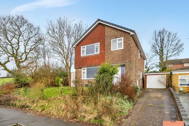 4 bed property, in Pembroke Court, £380,000