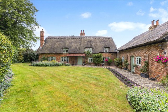 5 bed property, in Cross End, £1,000,000