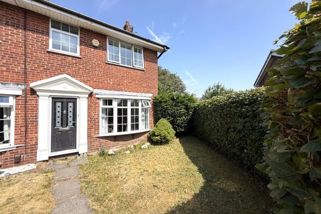 3 bed property, in Roscoes Court, £210,000