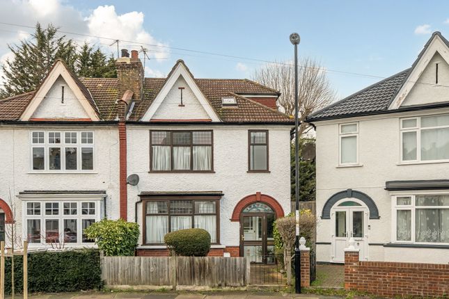4 bed property, in Penberth Road, £725,000