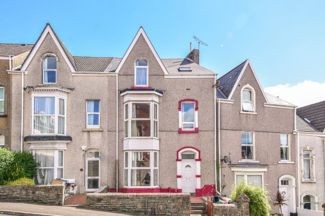 6 bed property, in Finsbury Terrace, £284,950