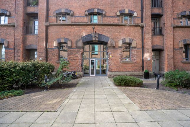 2 bed property, in Dock Road, £87,000