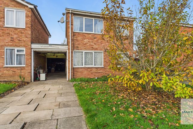 3 bed property, in Sycamore Road, £300,000