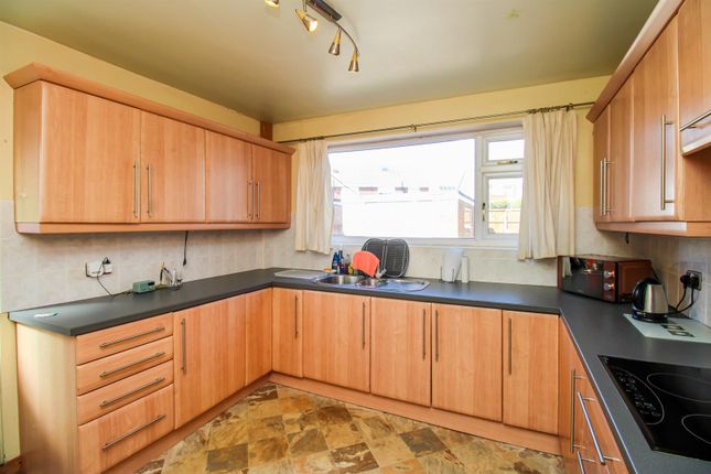 3 bed property, in Baghill Lane, £200,000