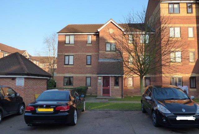 1 bed property, in Cherry Blossom Close, £229,995