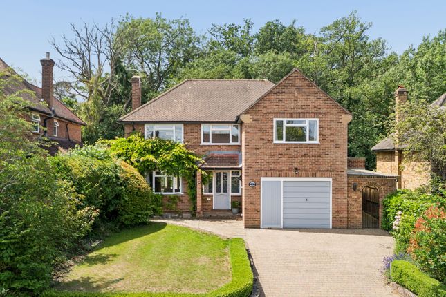 4 bed property, in Rushington Avenue, £995,000