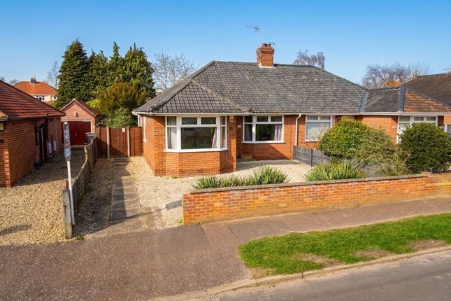 2 bed property, in Gorse Road, £240,000