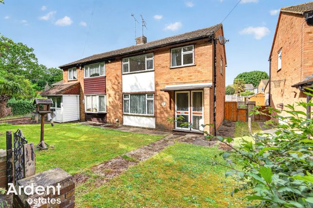 3 bed property, in Fir Tree Walk, £300,000