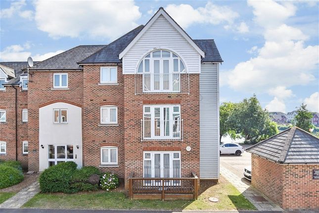 2 bed property, in The Lakes, £230,000