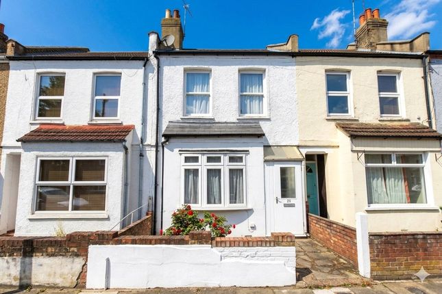 2 bed property, in Plumstead Common, £400,000