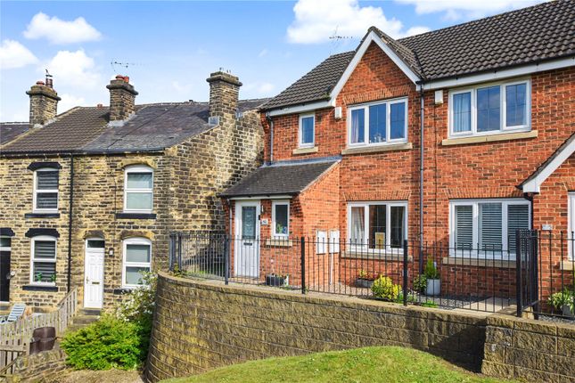 3 bed property, in Pavilion Close, £250,000