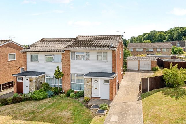 3 bed property, in Guildford, £475,000