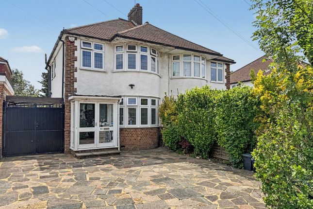3 bed property, in Frankswood Avenue, £660,000