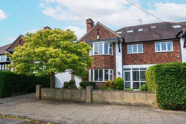 5 bed property, in Dunster Road, £650,000
