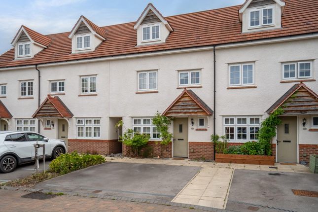 4 bed property, in Farro Drive, £350,000
