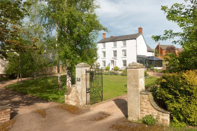 7 bed property, in Weston Under Penyard, £985,000