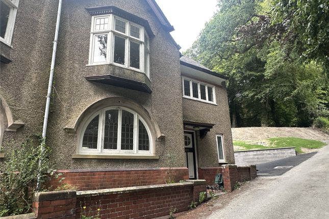 2 bed property, in Highgate Street, £225,000