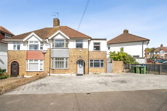 4 bed property, in Dumbreck Road, £625,000