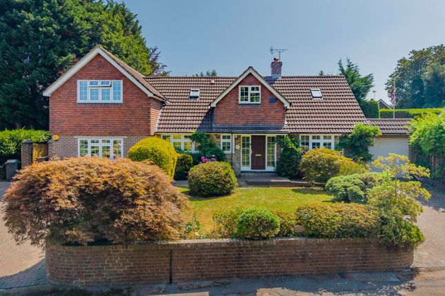 5 bed property, in Wellesley Close, £925,000